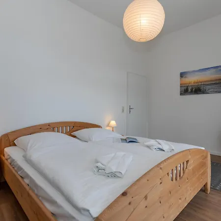 Haus Wenden 8 *