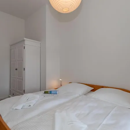 Haus Wenden 8 *